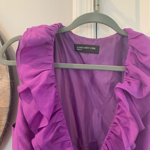 Jones New York Silk Ruffle Wrap Dress sz M NWT - Picture 2 of 5